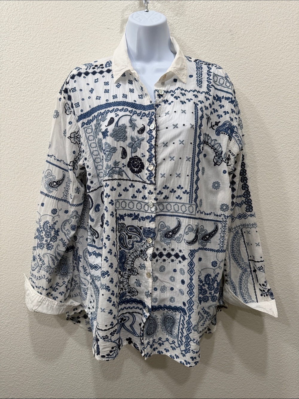 JOHNNY WAS 〰️ White  and Navy Patchwork Bandana Button-Down Shirt. SIZE MEDIUM